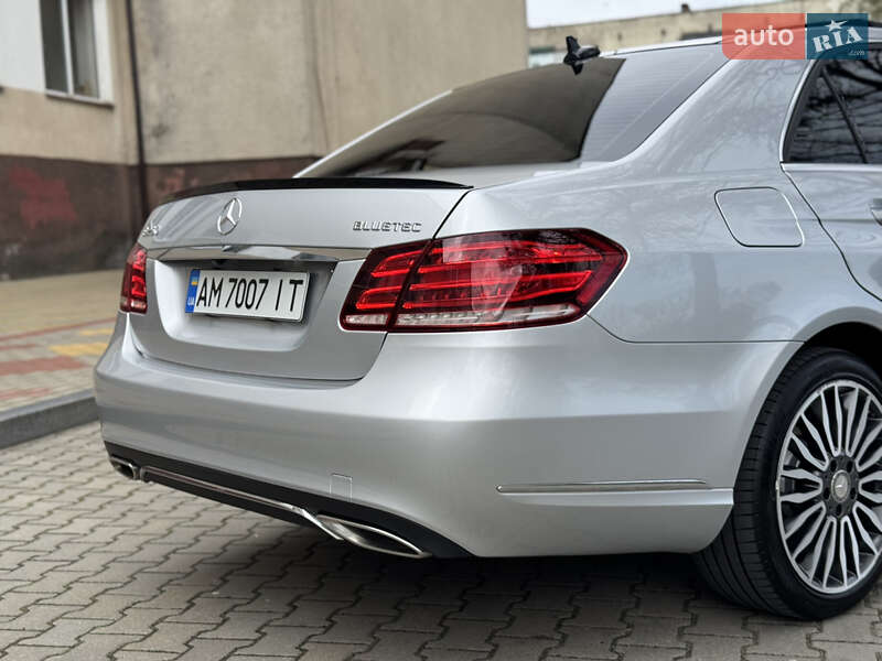 Седан Mercedes-Benz E-Class 2014 в Звягелі