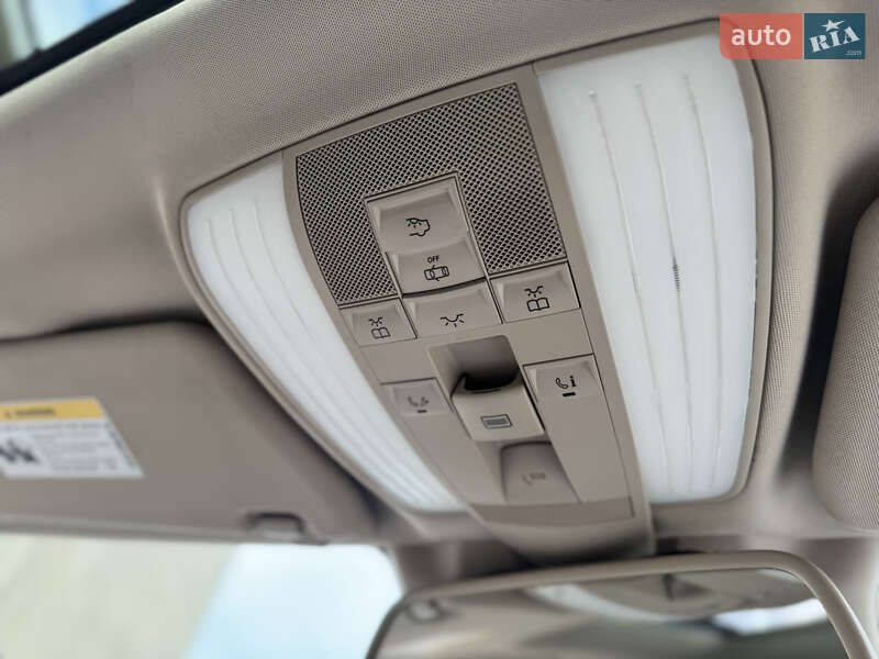 Седан Mercedes-Benz E-Class 2014 в Звягелі