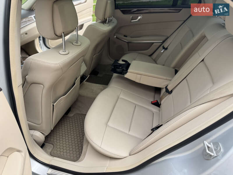 Седан Mercedes-Benz E-Class 2014 в Звягелі
