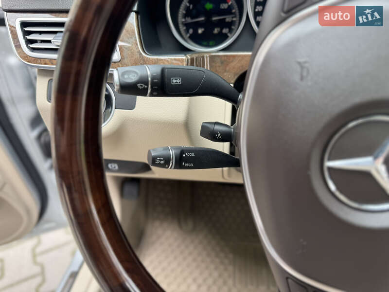 Седан Mercedes-Benz E-Class 2014 в Звягелі