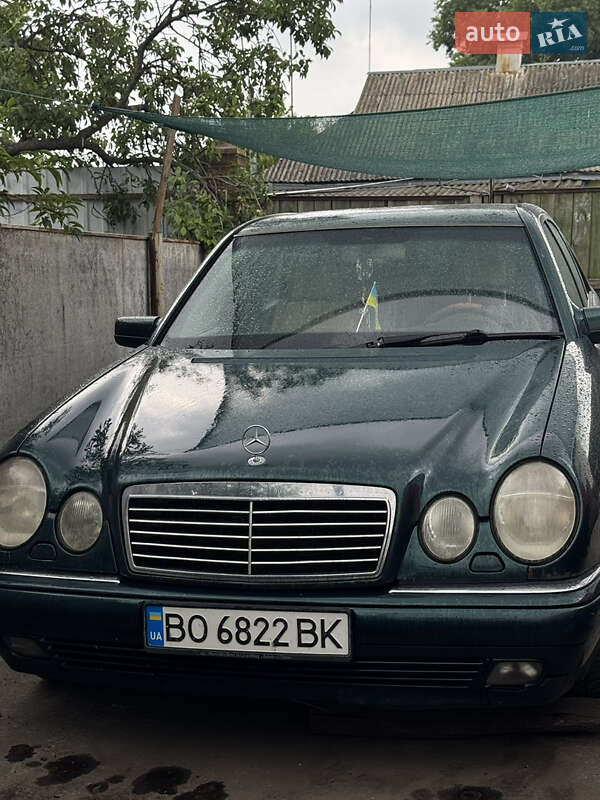 Седан Mercedes-Benz E-Class 1996 в 