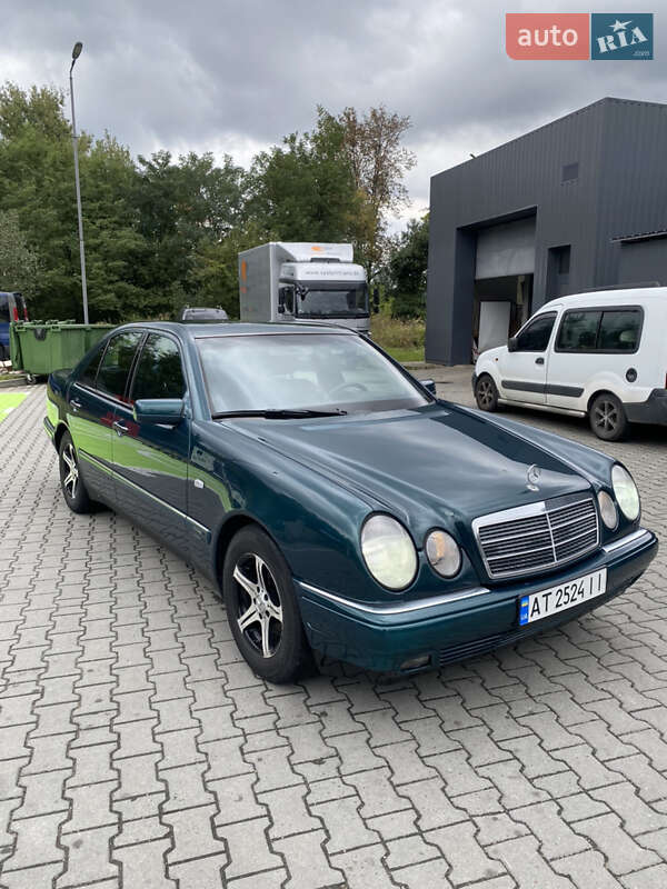 Седан Mercedes-Benz E-Class 1999 в 