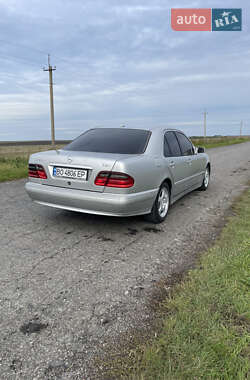 Седан Mercedes-Benz E-Class 2000 в 