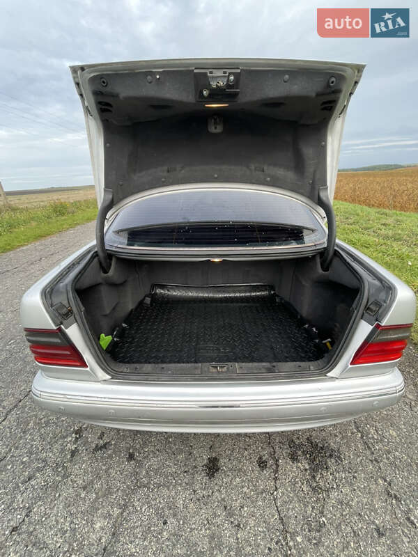 Седан Mercedes-Benz E-Class 2000 в Тернополе