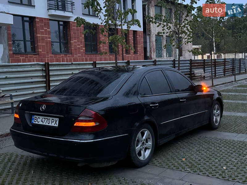 Седан Mercedes-Benz E-Class 2003 в Самборі