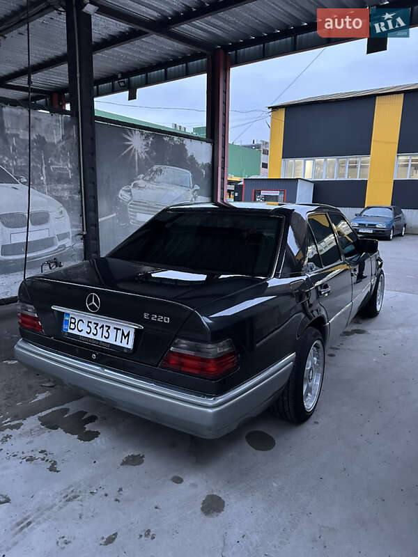 Седан Mercedes-Benz E-Class 1995 в Нежине