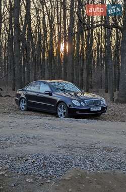 Седан Mercedes-Benz E-Class 2002 в Изюме