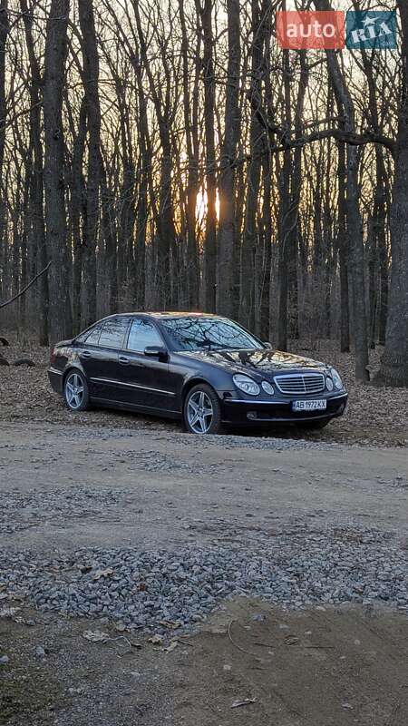 Седан Mercedes-Benz E-Class 2002 в 