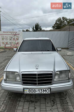 Седан Mercedes-Benz E-Class 1989 в Романковцах
