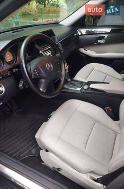 Седан Mercedes-Benz E-Class 2010 в 