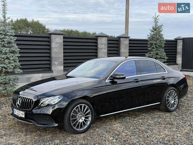 Седан Mercedes-Benz E-Class 2017 в Вараші