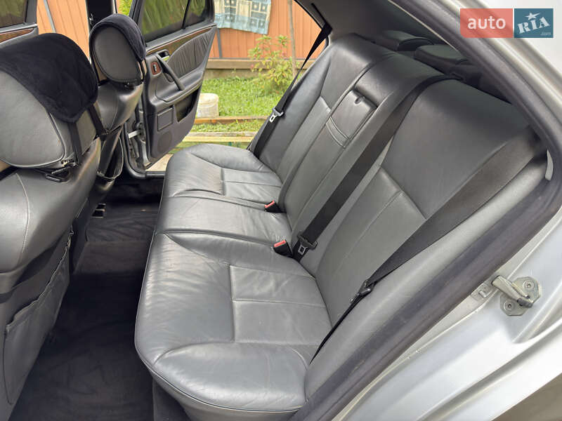 Седан Mercedes-Benz E-Class 2000 в Сторожинце