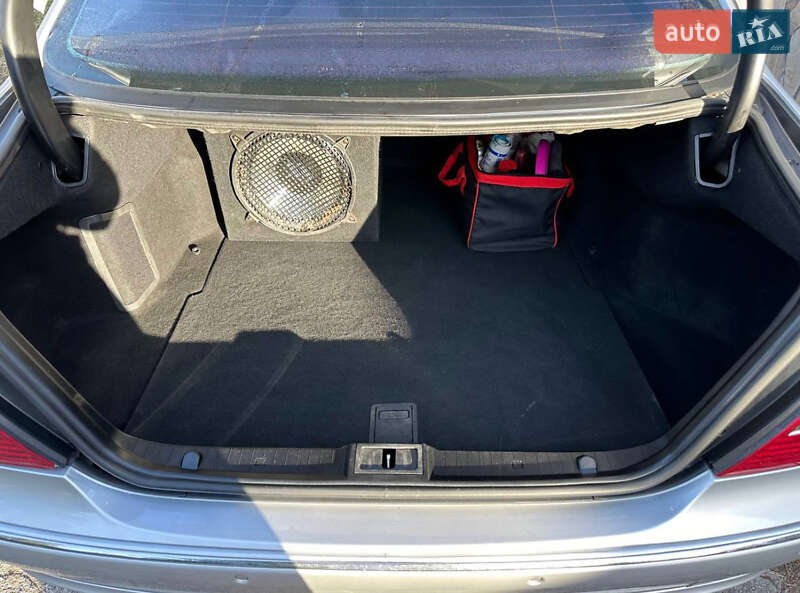 Седан Mercedes-Benz E-Class 2005 в Слов'янську