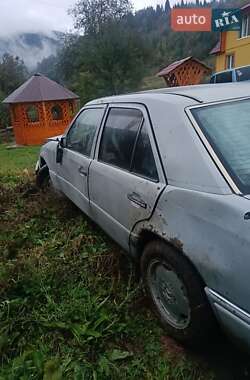 Седан Mercedes-Benz E-Class 1992 в 