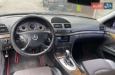 Седан Mercedes-Benz E-Class 2003 в  фото 4 Седан Mercedes-Benz E-Class 2003 в