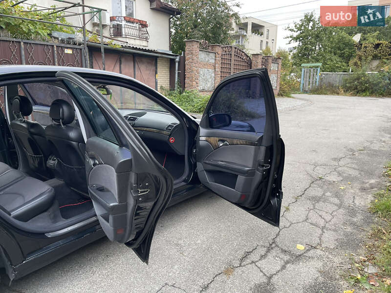 Седан Mercedes-Benz E-Class 2003 в Киеве