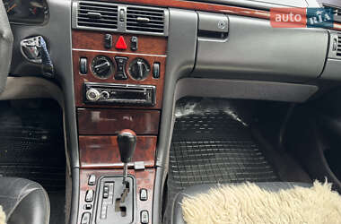Седан Mercedes-Benz E-Class 1998 в 