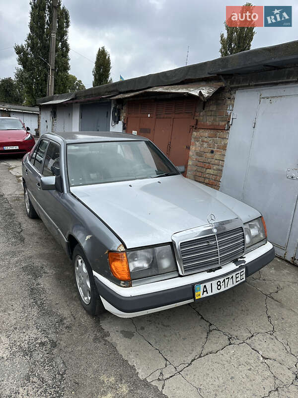 Mercedes-Benz E-Class 1985