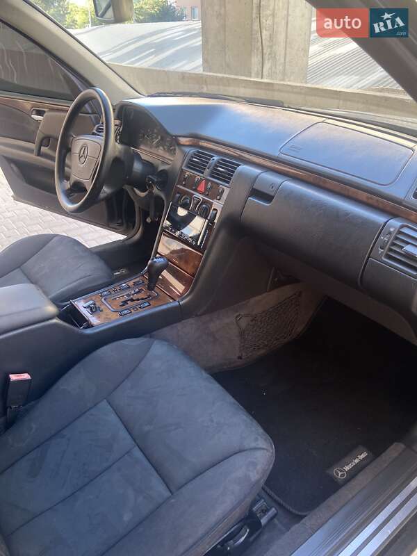 Седан Mercedes-Benz E-Class 1999 в Одессе фото 9 Седан Mercedes-Benz E-Class 1999 в Одессе
