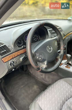 Седан Mercedes-Benz E-Class 2004 в 