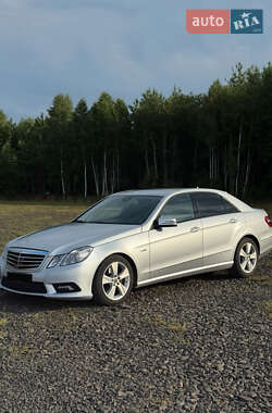Седан Mercedes-Benz E-Class 2010 в 