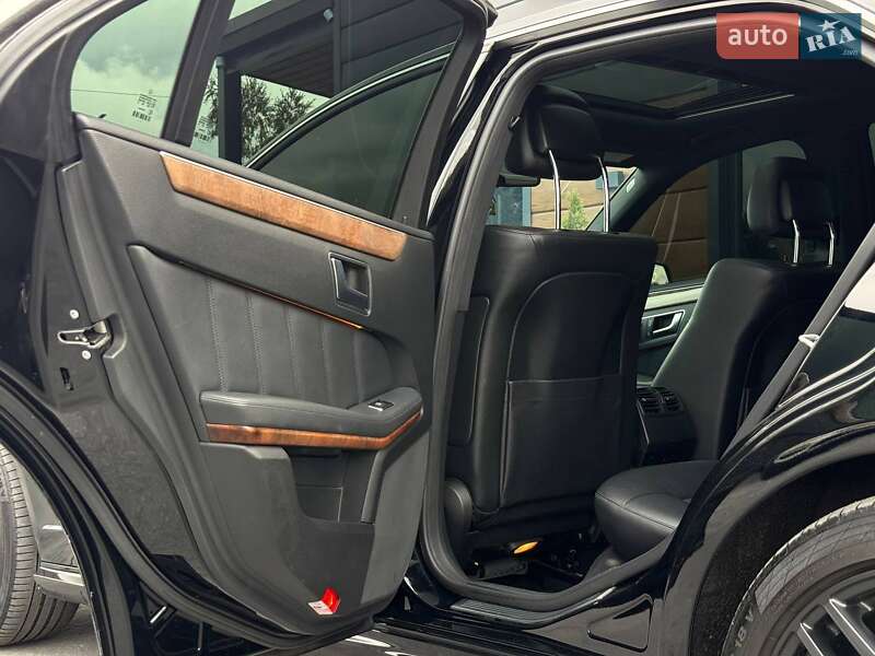 Седан Mercedes-Benz E-Class 2012 в Рівному