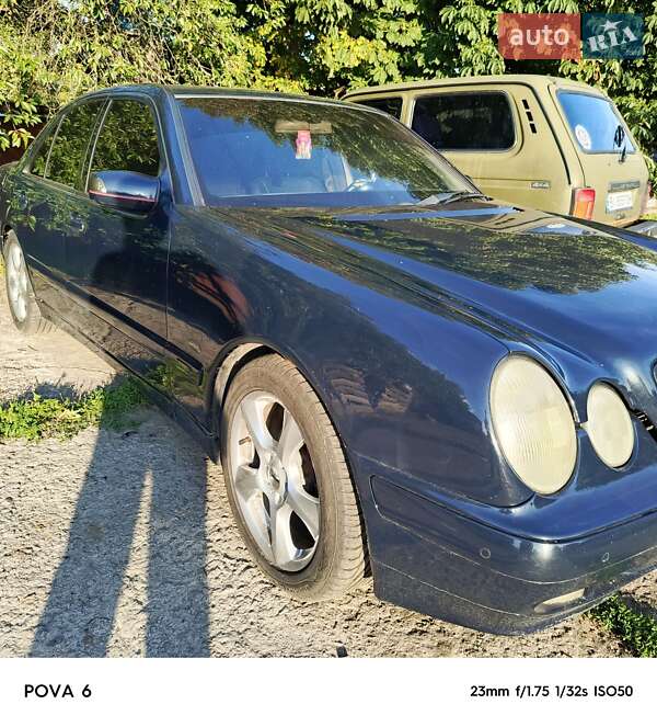 Седан Mercedes-Benz E-Class 2000 в Запорожье