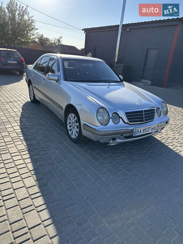 Седан Mercedes-Benz E-Class 2000 в Умани фото 3 Седан Mercedes-Benz E-Class 2000 в Умани