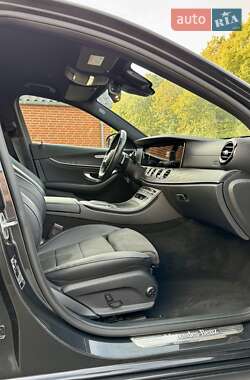 Седан Mercedes-Benz E-Class 2021 в 