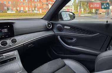 Седан Mercedes-Benz E-Class 2021 в 