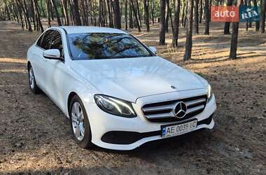 Седан Mercedes-Benz E-Class 2017 в Днепре