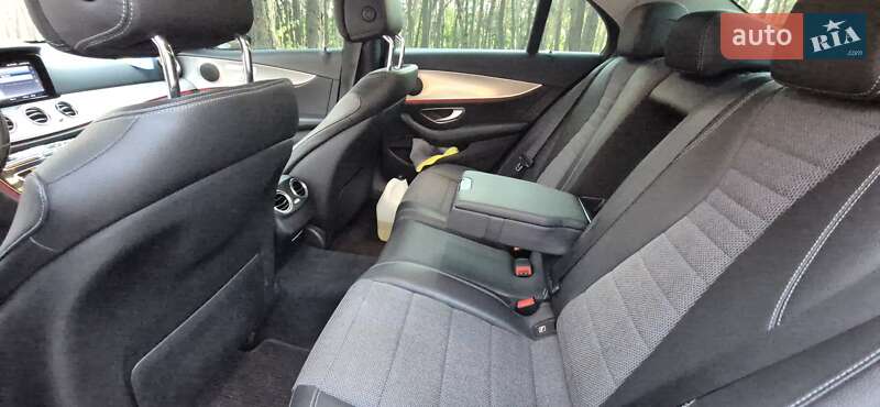 Седан Mercedes-Benz E-Class 2017 в Дніпрі