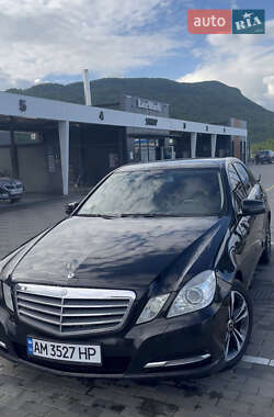 Седан Mercedes-Benz E-Class 2012 в Хусті