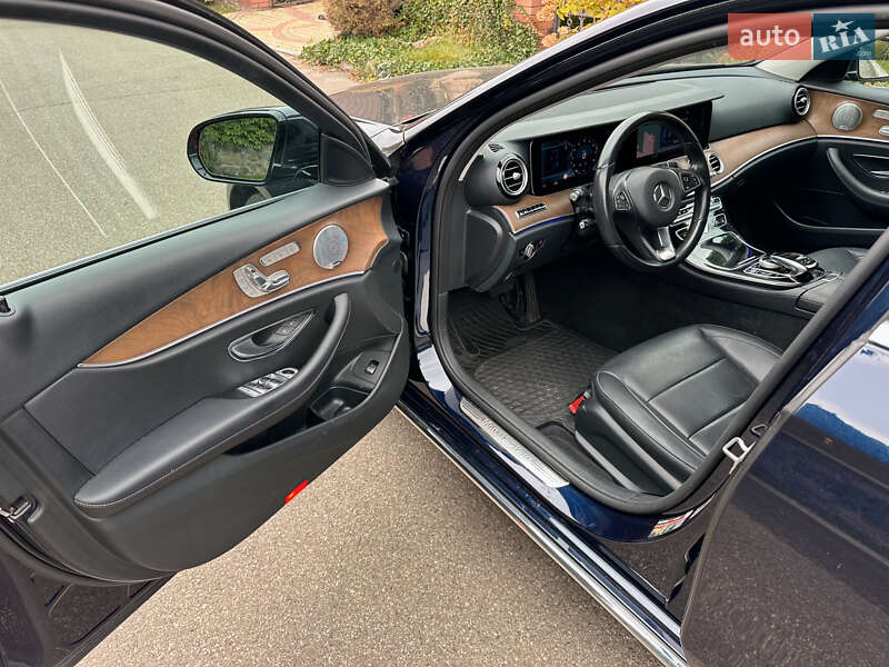 Седан Mercedes-Benz E-Class 2017 в Киеве