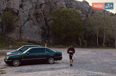Седан Mercedes-Benz E-Class 1996 в 