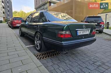 Седан Mercedes-Benz E-Class 1995 в 