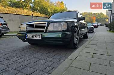 Седан Mercedes-Benz E-Class 1995 в 