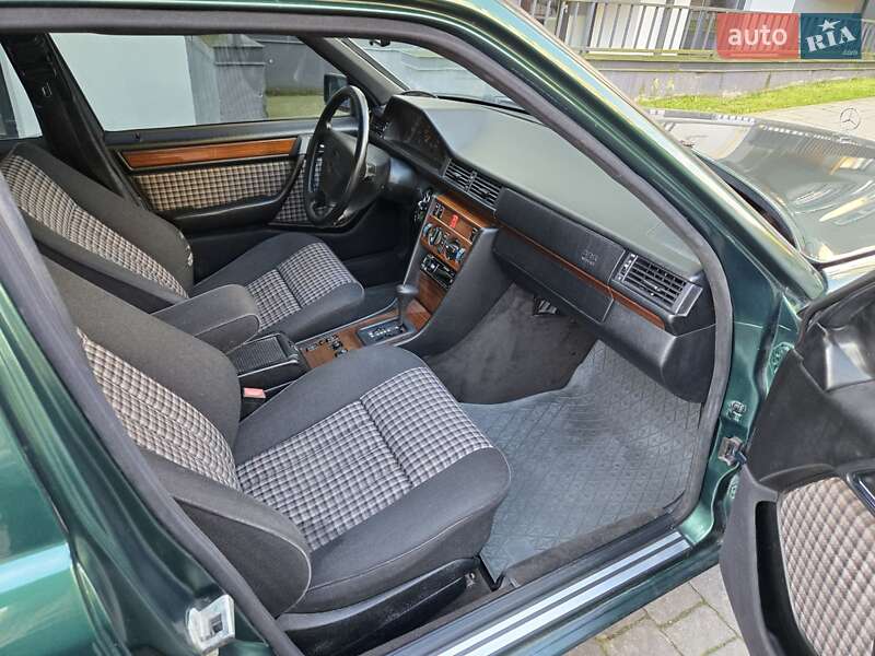 Седан Mercedes-Benz E-Class 1995 в Львове фото 24 Седан Mercedes-Benz E-Class 1995 в Львове