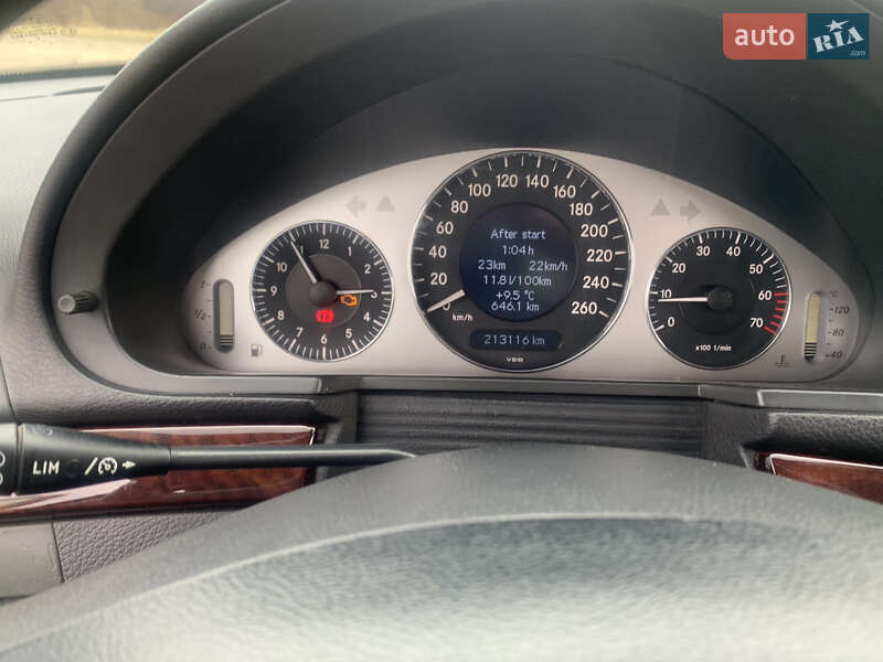 Седан Mercedes-Benz E-Class 2003 в Вижнице