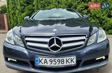 Купе Mercedes-Benz E-Class 2010 в 