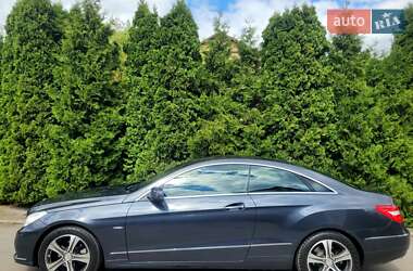 Купе Mercedes-Benz E-Class 2010 в 