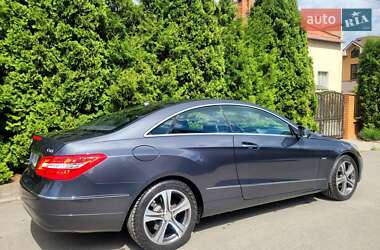 Купе Mercedes-Benz E-Class 2010 в 