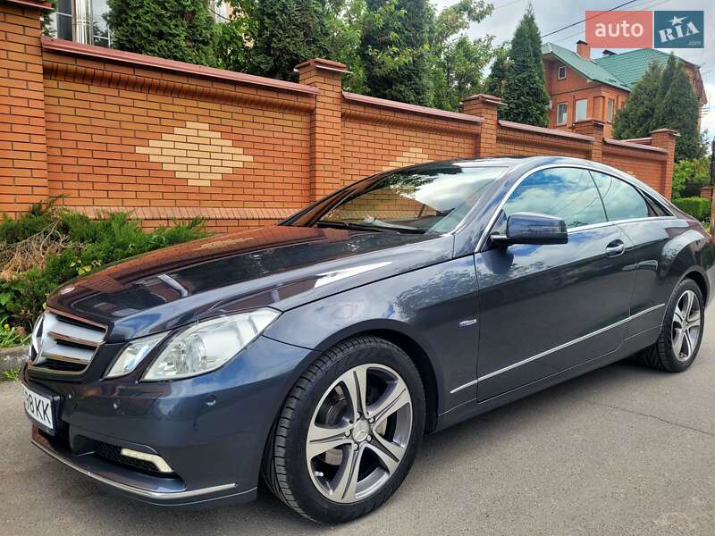 Купе Mercedes-Benz E-Class 2010 в Хмельницькому фото 17 Купе Mercedes-Benz E-Class 2010 в Хмельницькому