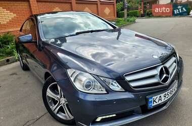 Купе Mercedes-Benz E-Class 2010 в 