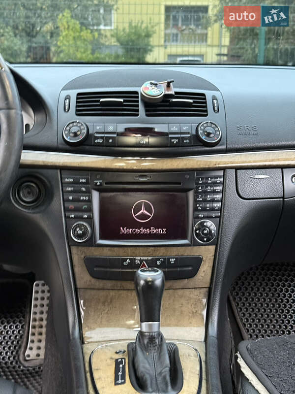 Седан Mercedes-Benz E-Class 2008 в Черновцах