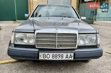 Седан Mercedes-Benz E-Class 1992 в 