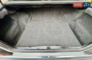 Седан Mercedes-Benz E-Class 1992 в 