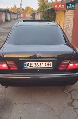 Седан Mercedes-Benz E-Class 1996 в Кривом Роге