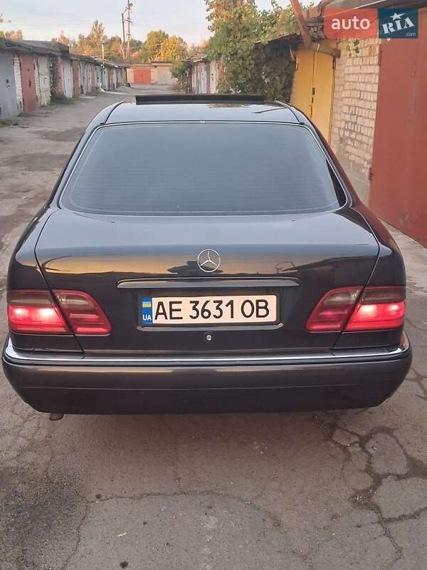 Седан Mercedes-Benz E-Class 1996 в Кривом Роге
