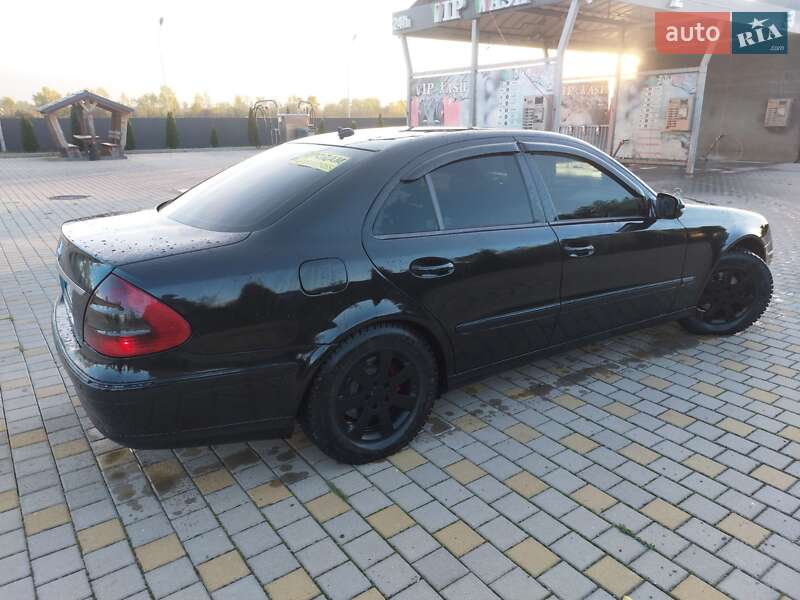 Седан Mercedes-Benz E-Class 2008 в Іршаві